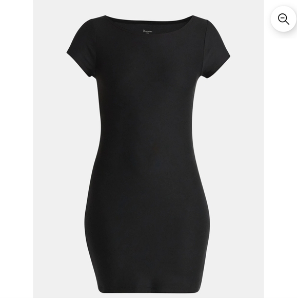 Classic Black T-shirt Dress - Picture 4 of 7